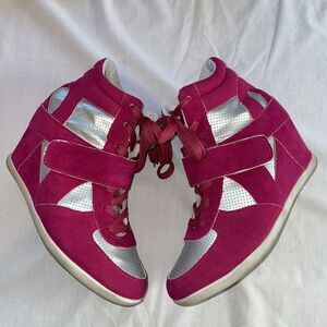 Body Central High top Sneakers Women’s Size 9 Medium Pink Silver Lace Up Strap